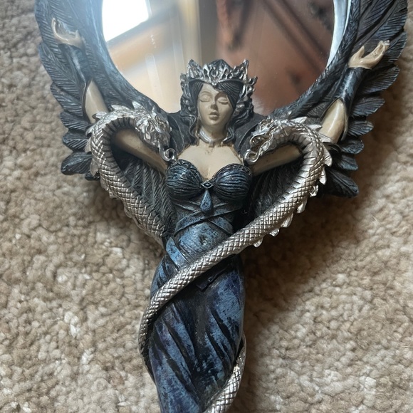 Hand Mirror - Picture 2 of 7